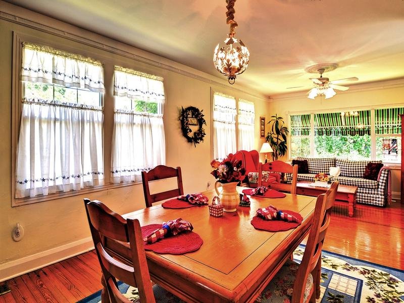 A very homey feel to this vacation cottage